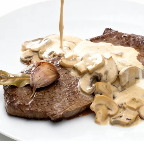 Bife Com natas e cogumelos